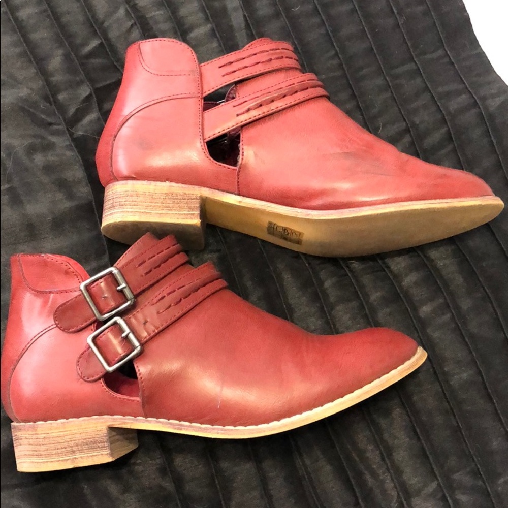 Mata Red Booties